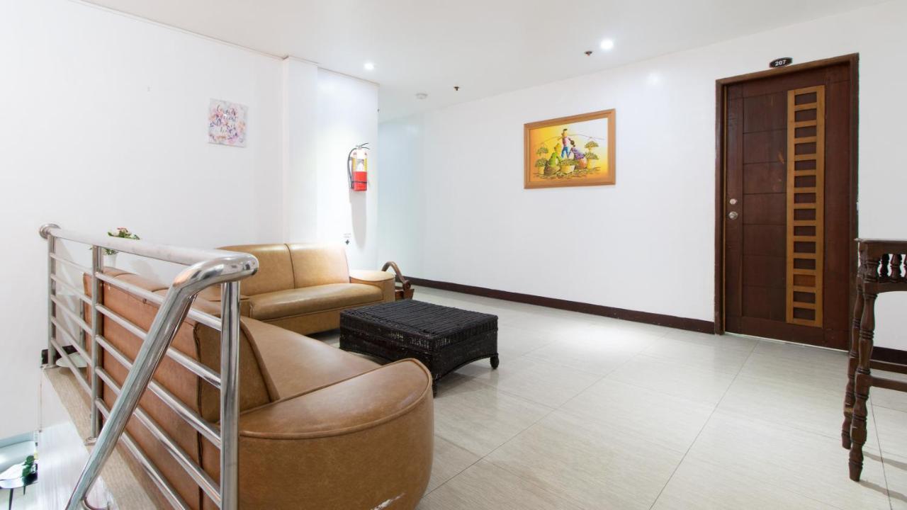 ホテル Reddoorz @ Real Fatima Tacloban Anibong エクステリア 写真