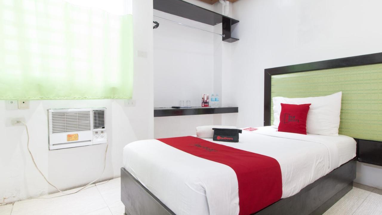 ホテル Reddoorz @ Real Fatima Tacloban Anibong エクステリア 写真